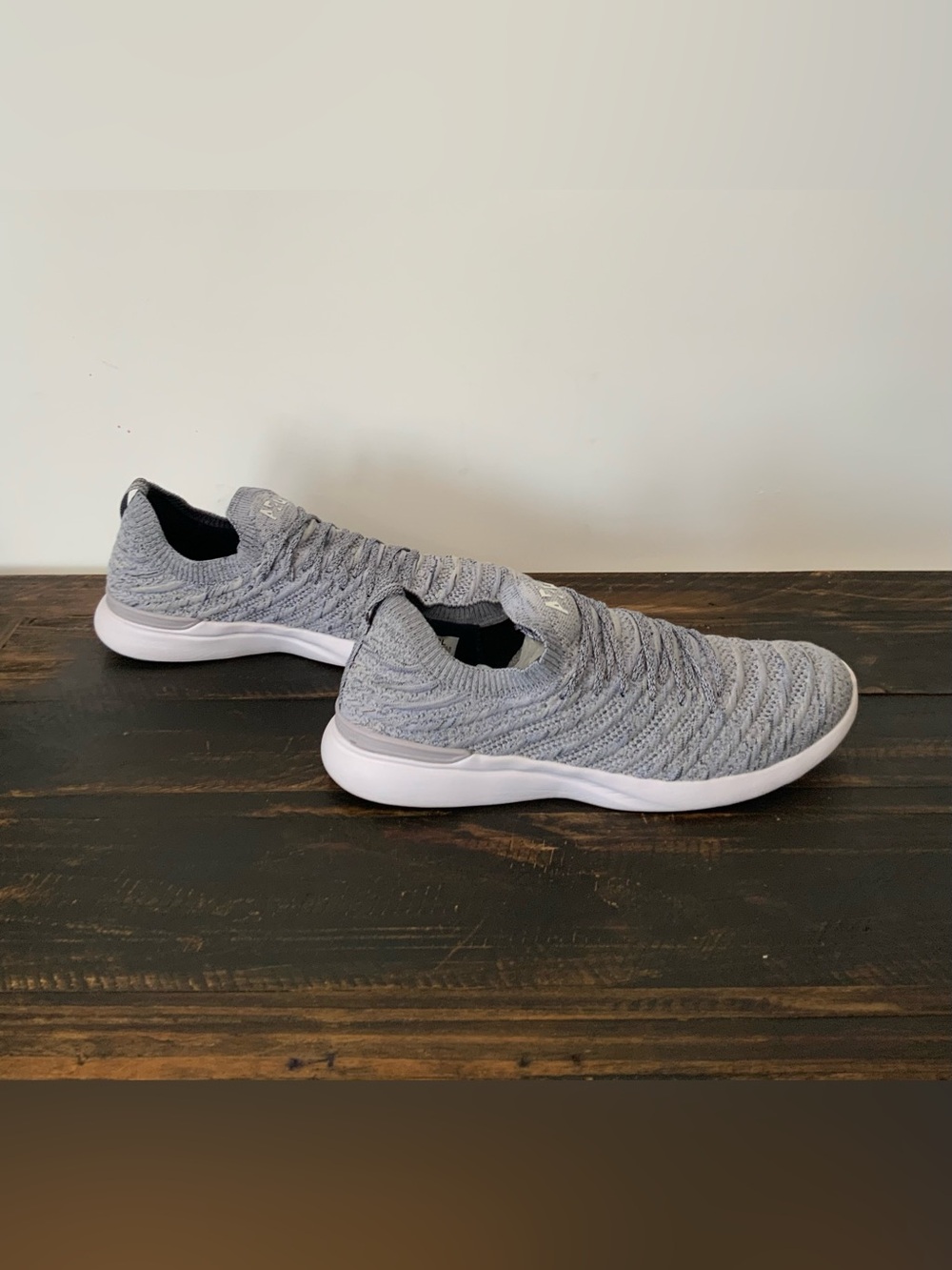 Athletic Propulsion Labs TechLoom Wave Sneakers Light Grey Sz 11